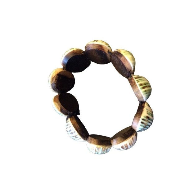 Shell on Wood elastic Bracelet - Picture 3 of 5